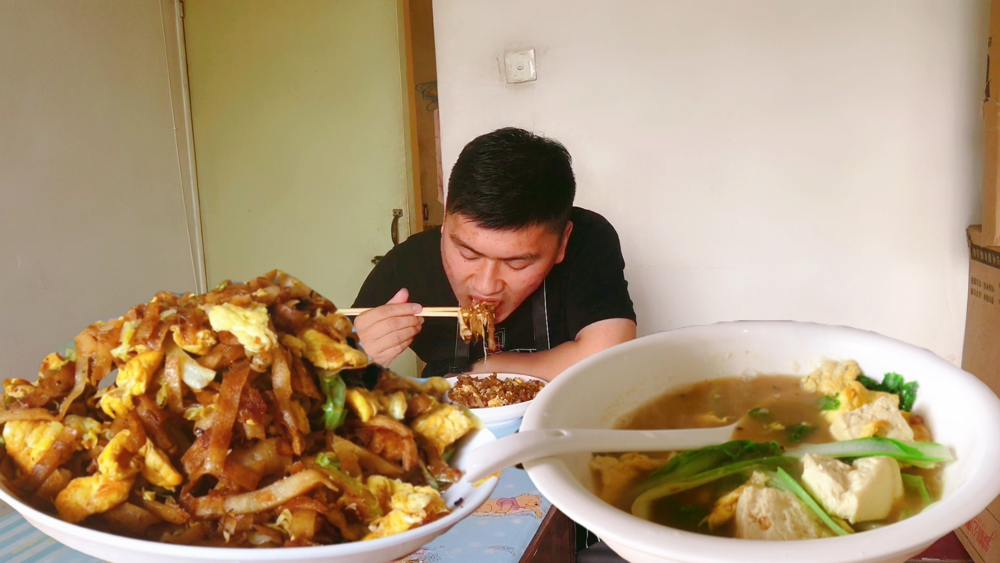 今天小伙吃炒饼,又炖了一个豆腐快菜汤